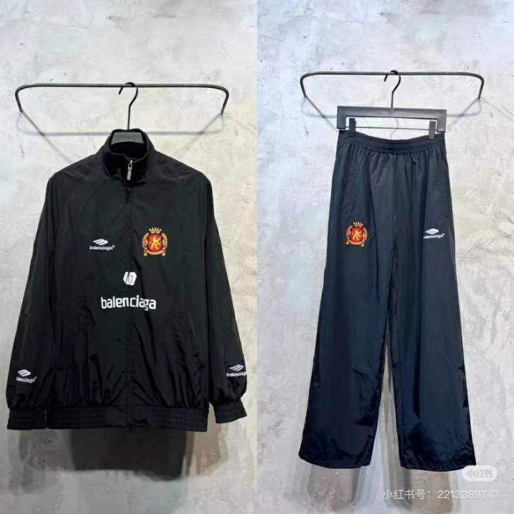 Picture of Balenciaga Sweater Suits _SKUBalenciagaS-XLlxtr0137088